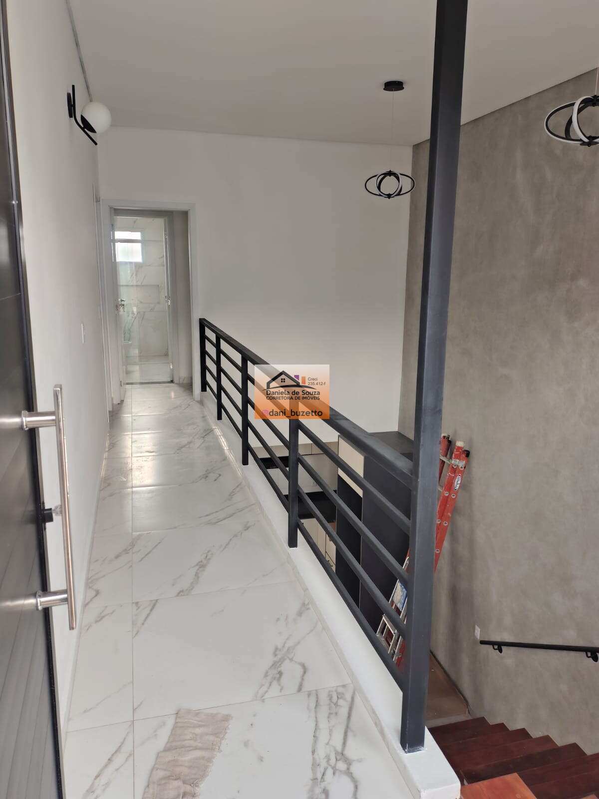 LINDA CASA EM JARINU, 3 DORMITÓRIOS SENDO 2 SUITES, 5 VAGAS - Daniela deSouza