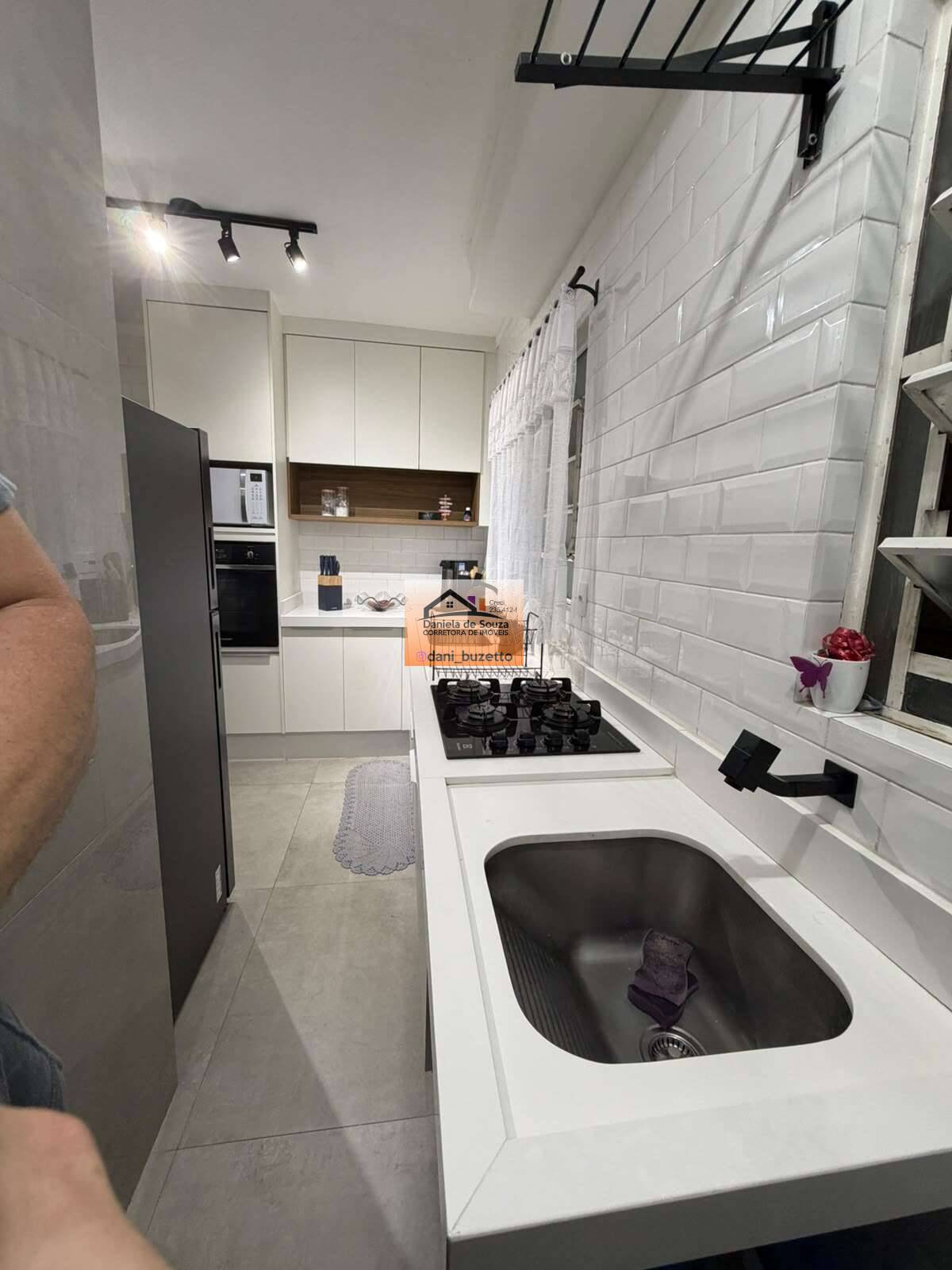 Apartamento à venda, com 2 quartos - Daniela deSouza