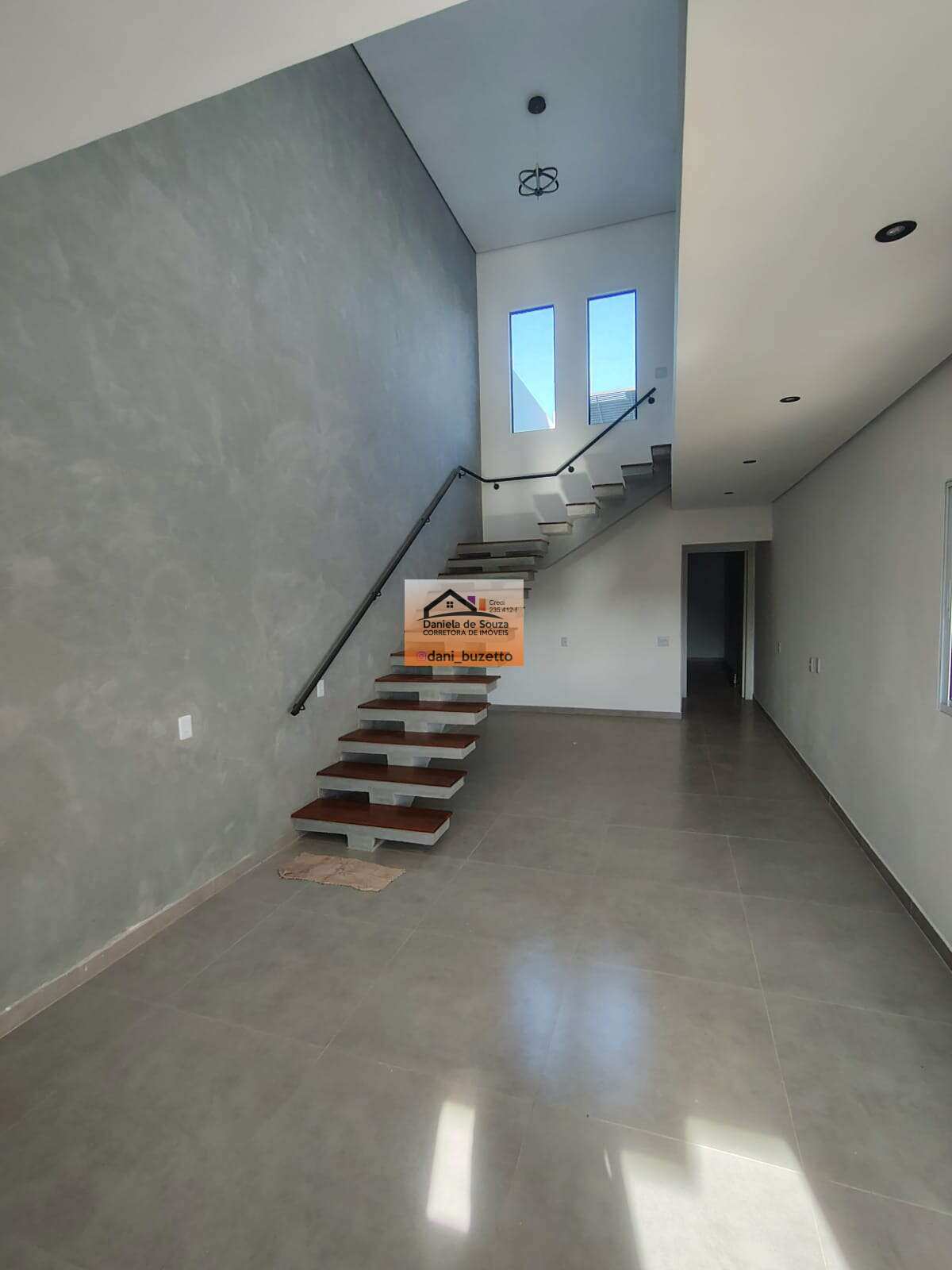 LINDA CASA A VENDA NO BAIRRO MARACANÃ EM JARINU - Daniela deSouza