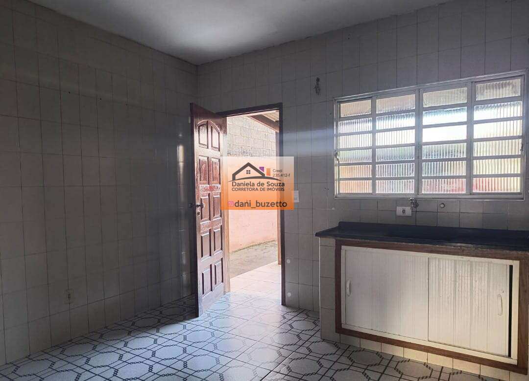 Casa espaçosa à venda em Itatiba, JARDIM VIRGINIA, com 2 quartos, 250m² - Daniela deSouza