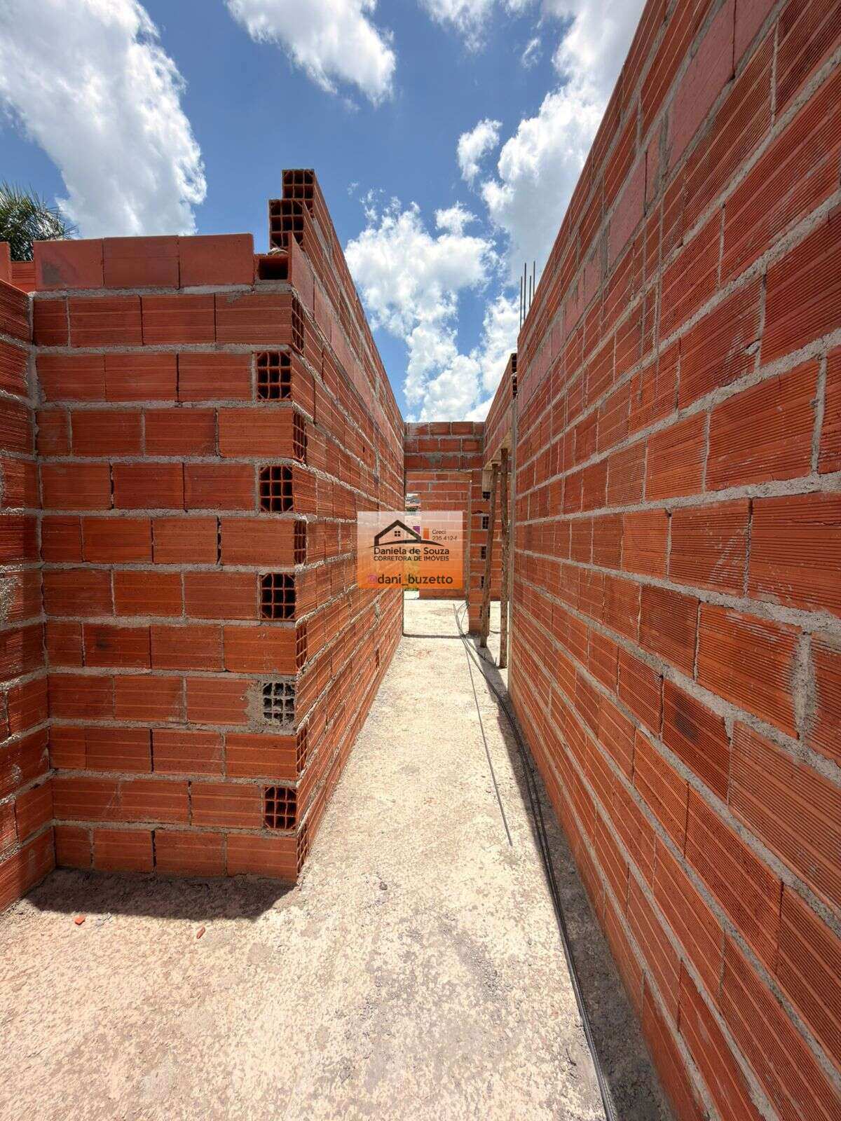 Casa à venda com 3 quartos, 333,51m² - Nova itatiba,