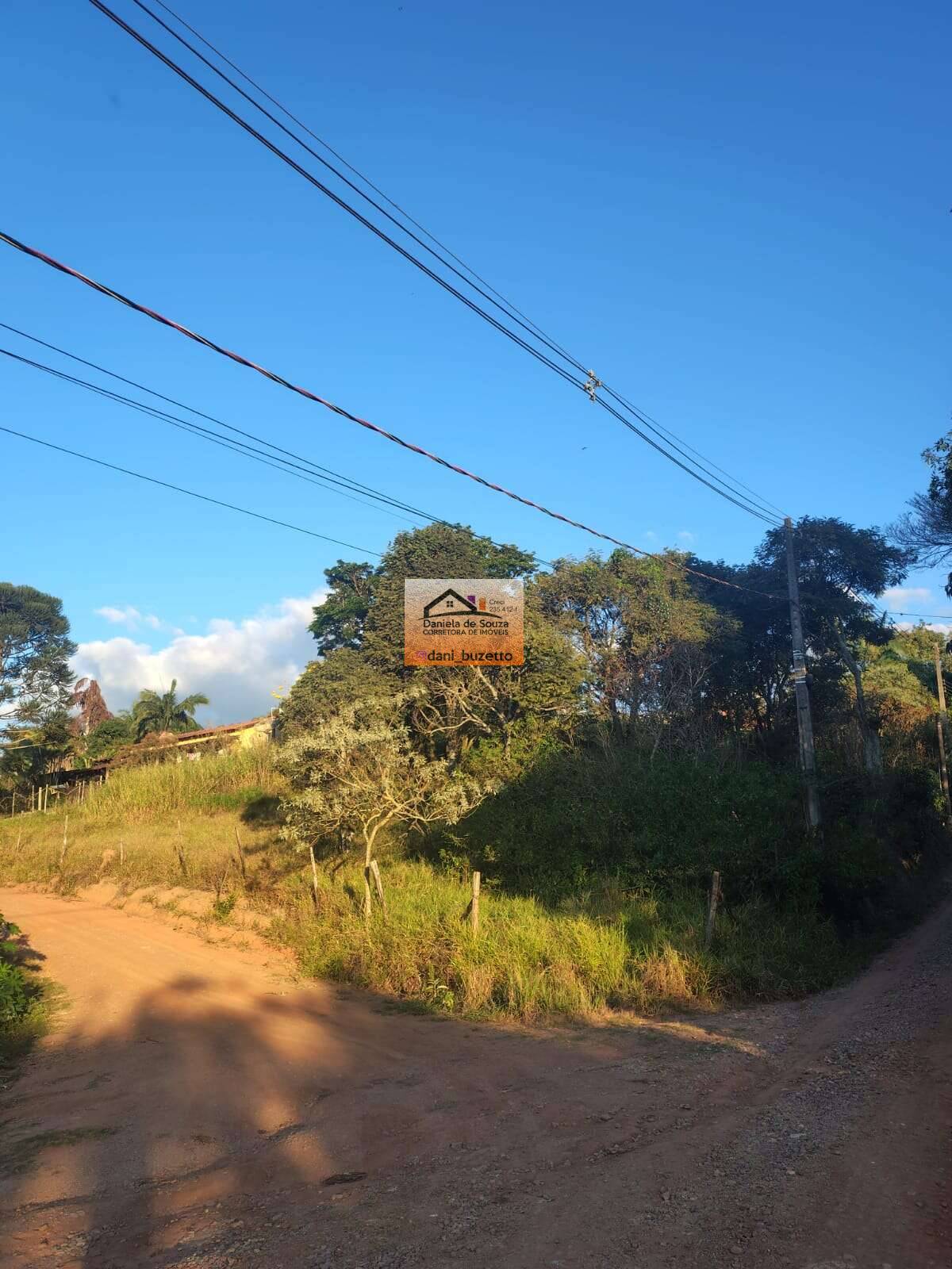 Terreno à venda, 1500m² - Daniela deSouza